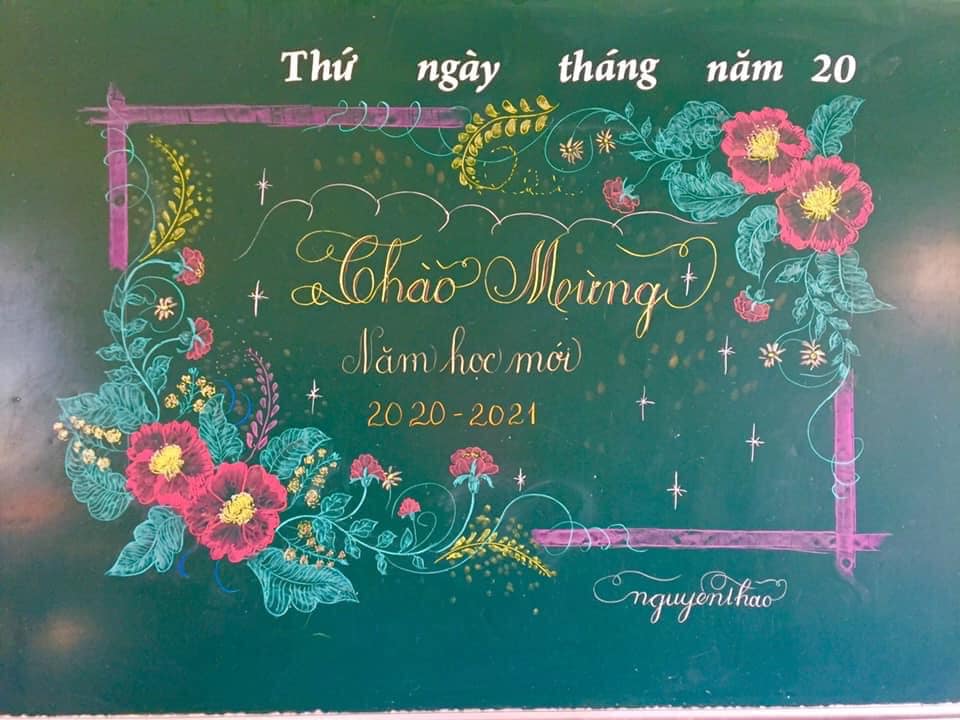 Thầy giáo 9X dạy vẽ tranh hoa phượng trên bảng  VnExpress
